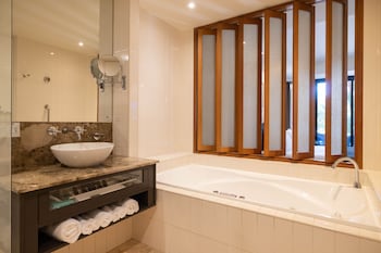 Superior Room, 1 King Bed