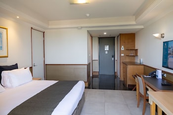 Deluxe Room, 1 King Bed, Ocean View