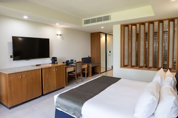 Superior Room, 1 King Bed, Ocean View