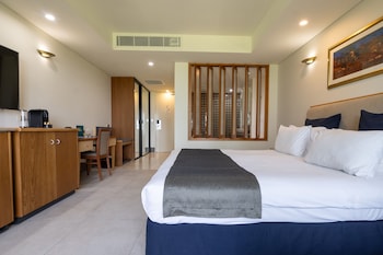Superior Room, 1 King Bed, Ocean View