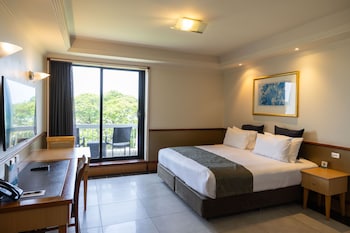 Deluxe Room, 1 King Bed, Ocean View