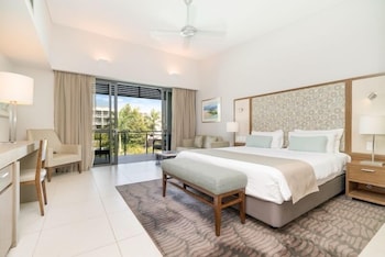 Room, 1 King Bed (Resort Lagoon)