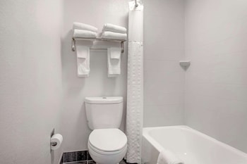 Suite, 1 King Bed with Sofa bed, Non Smoking