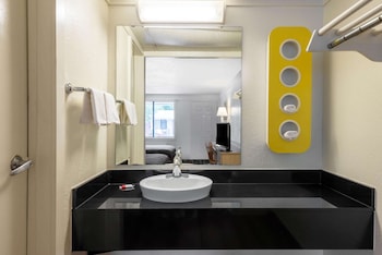 Standard Room, 1 King Bed, Accessible, Non Smoking (mobility)