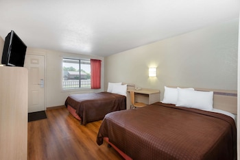 Deluxe Room, 2 Double Beds, Accessible, Non Smoking (Mobility)