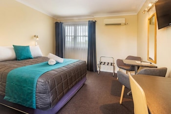Deluxe Room, 1 Queen Bed
