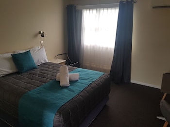 Deluxe Room, 1 Queen Bed