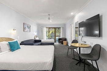 Deluxe Family Room (Not Pet Friendly)