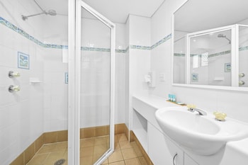 Executive Queen Room (Not Pet Friendly)