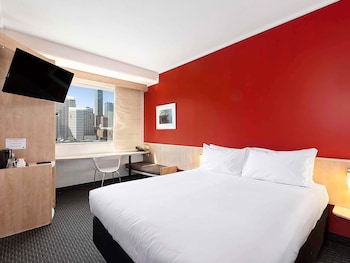 Superior Room, 1 Queen Bed, City Skyline