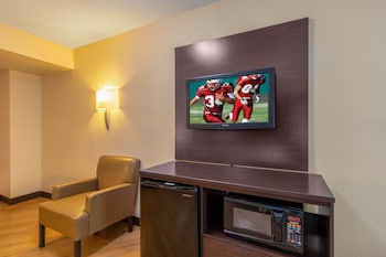 Deluxe Room, 2 Queen Beds (Smoke Free)