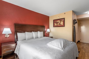 Deluxe Room, 1 King Bed (Smoke Free)