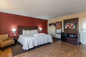Premium Room, 1 King Bed (Upgraded Bedding & Snack, Smoke Free)