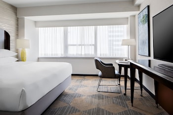 Room, 2 Queen Beds (Mobility/Hearing Access, Roll-in Shwr)