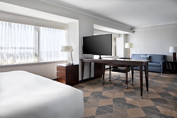 Junior Suite, 1 King Bed with Sofa bed