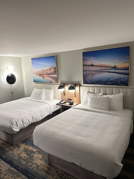 Standard Room, 2 Queen Beds, Non Smoking