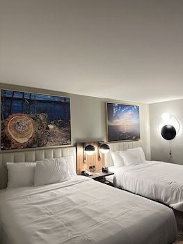 Standard Room, 2 Queen Beds, Non Smoking
