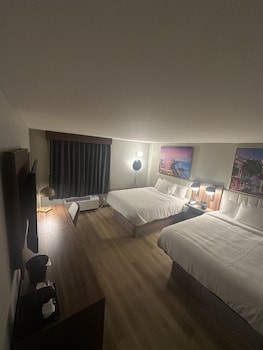 Room, 2 Queen Beds, Accessible, Non Smoking