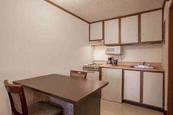 Suite, 1 King Bed, Smoking, Kitchen