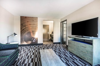 Efficiency, Room, 1 King Bed, Non Smoking