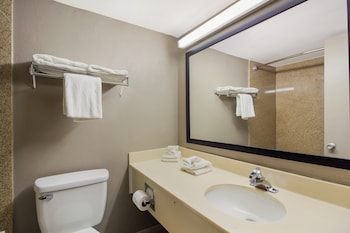 Deluxe Room, 2 Queen Beds, Non Smoking