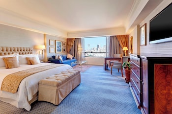Deluxe Room, 1 King Bed
