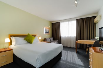 Standard Room, 1 Queen Bed