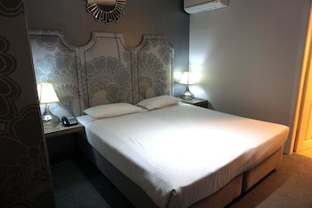 Standard Atrium Room