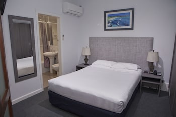 Standard Atrium Room