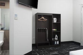 Superior Room, 1 King Bed (Accessible Bathroom)
