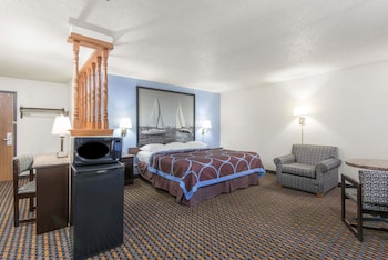 Suite, 1 King Bed, Non Smoking, Club Lounge Access