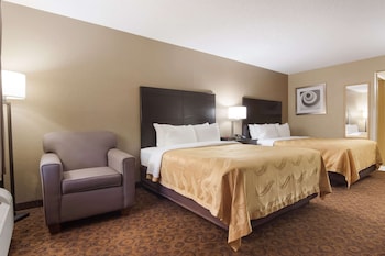 Suite, 2 Queen Beds, Smoking