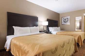 Suite, 2 Queen Beds, Smoking