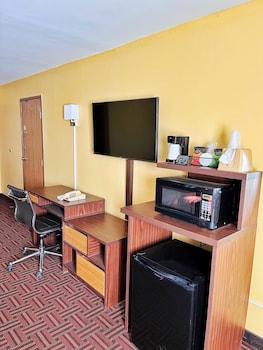 Standard Room, 1 Queen Bed, Accessible, Non Smoking