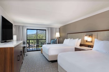 Room, 2 Queen Beds, Mountain View