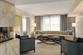 Junior Suite, 1 King Bed (Club Level)