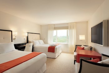 Deluxe Room, 2 Double Beds (Club Level)