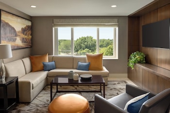 Junior Suite, 1 King Bed (Club Level)