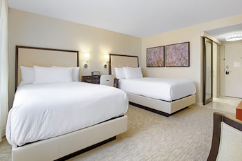 Deluxe Room, 2 Double Beds, Mobility Accessible