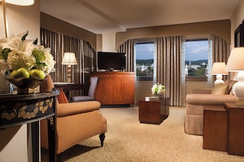 Deluxe Room, 1 King Bed