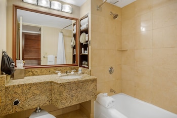 Room, 2 Queen Beds (Yale View)