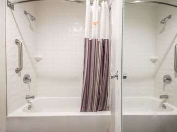 Deluxe Suite, 1 King Bed with Sofa bed, Non Smoking (2 Room)