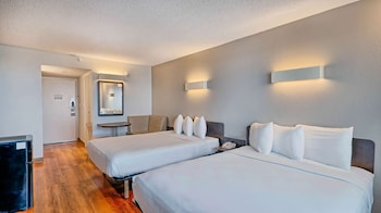 Standard Room, 2 Queen Beds, Non Smoking