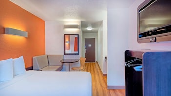 Standard Room, 1 Queen Bed, Accessible, Non Smoking