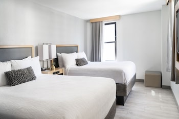 Deluxe Room, 2 Double Beds, Accessible (Roll-In Shower, Smoke Free)