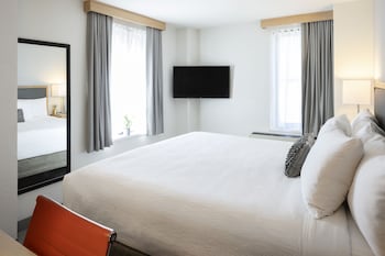 Standard Room, 1 King Bed, Accessible (Roll-In Shower, Smoke Free)