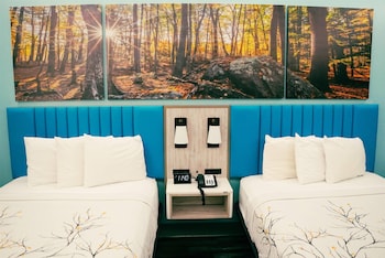 Room, 2 Queen Beds, Non Smoking