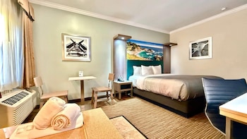 Deluxe Room, 1 King Bed, In-Room Jetted Tub, Non Smoking