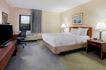 Studio Suite, 1 King Bed, Non Smoking