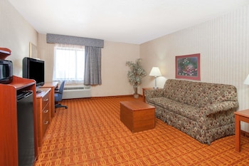 Deluxe Suite, 1 King Bed, Non Smoking (One-Bedroom)